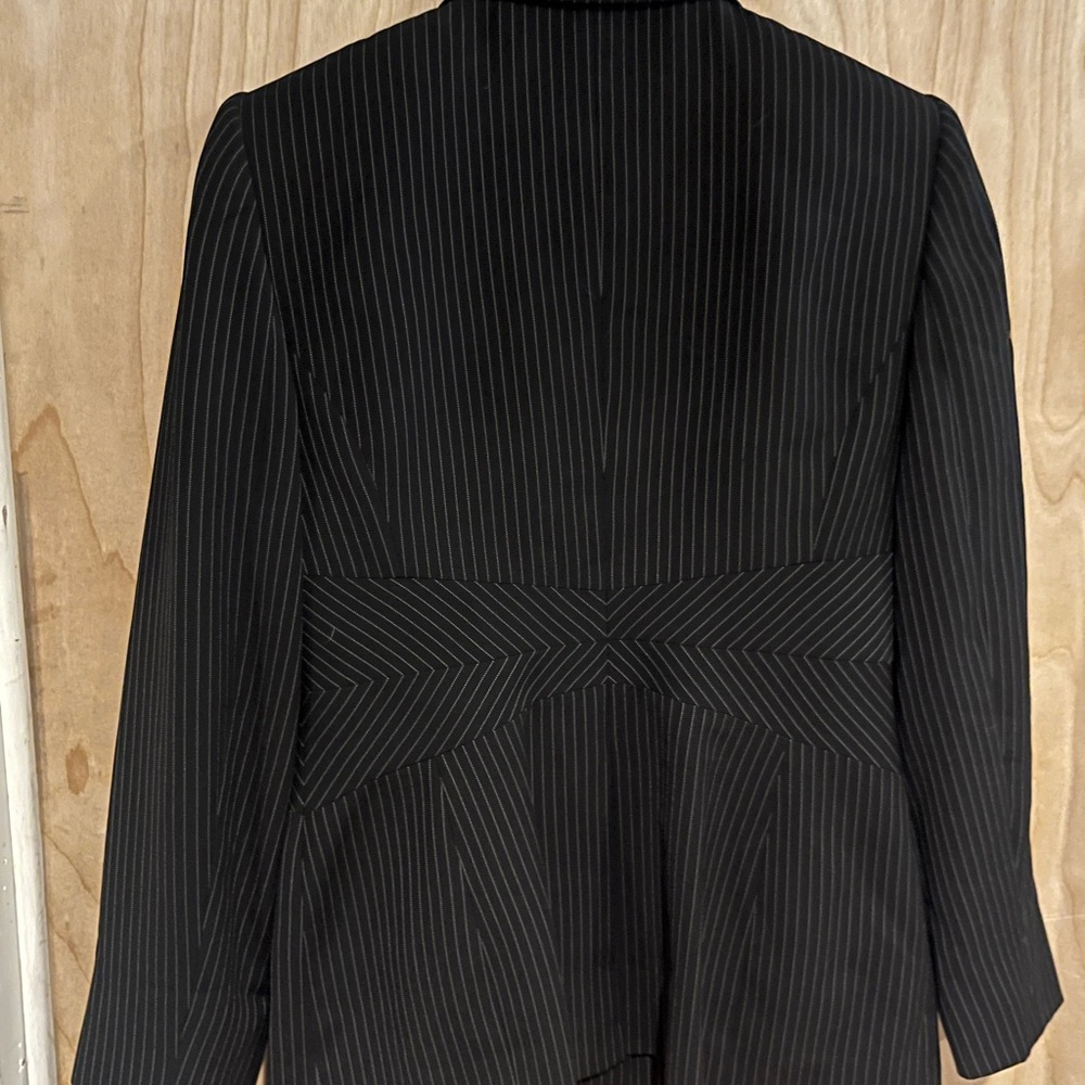 Liz Claiborne Two Piece Black Pantsuit with Notched Lapel - Picture 4 of 7